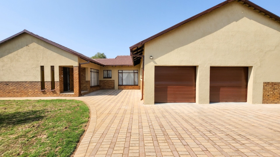 3 Bedroom Property for Sale in La Hoff North West